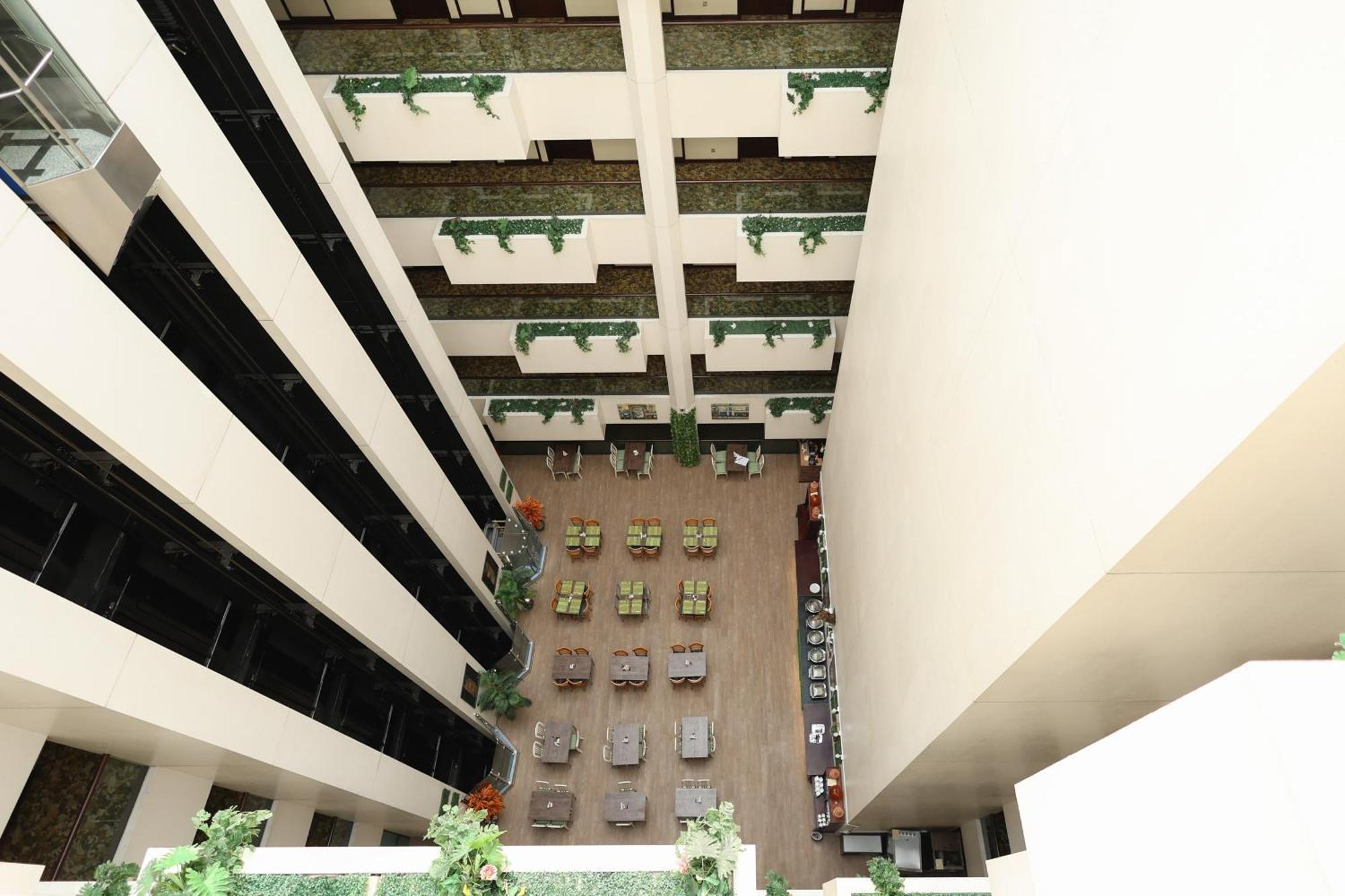 Aavri Hotel Dubai Exterior photo