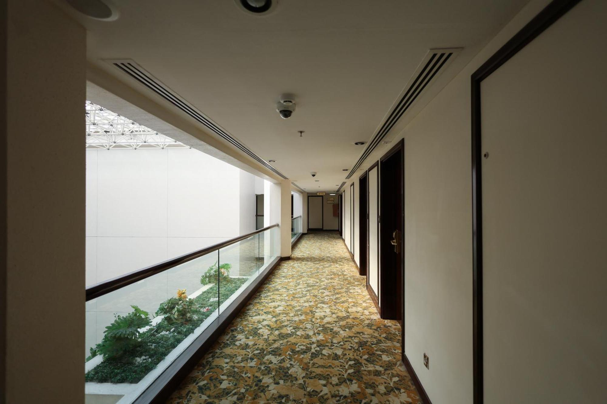 Aavri Hotel Dubai Exterior photo