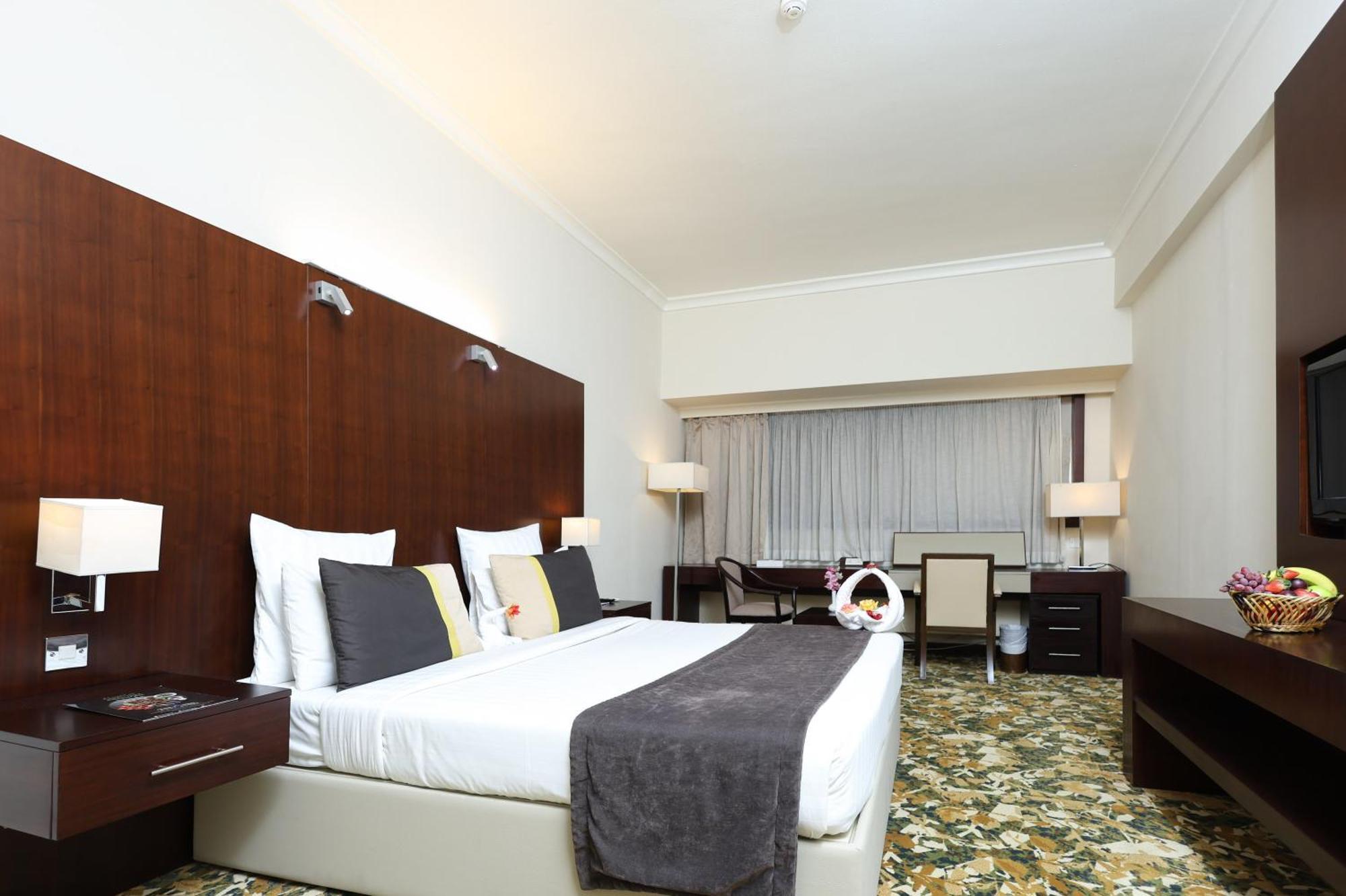 Aavri Hotel Dubai Exterior photo