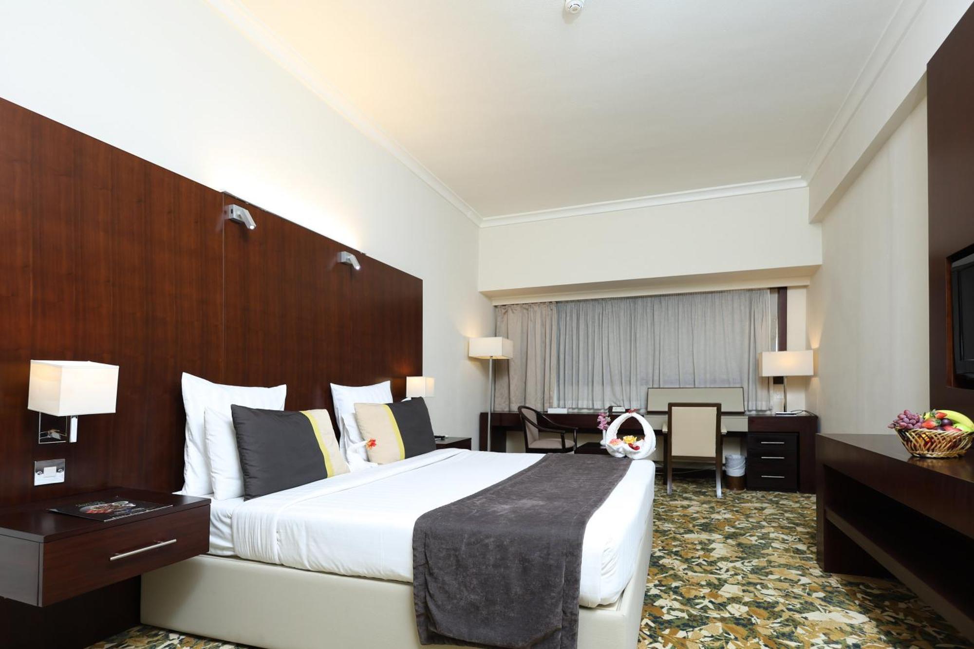 Aavri Hotel Dubai Exterior photo