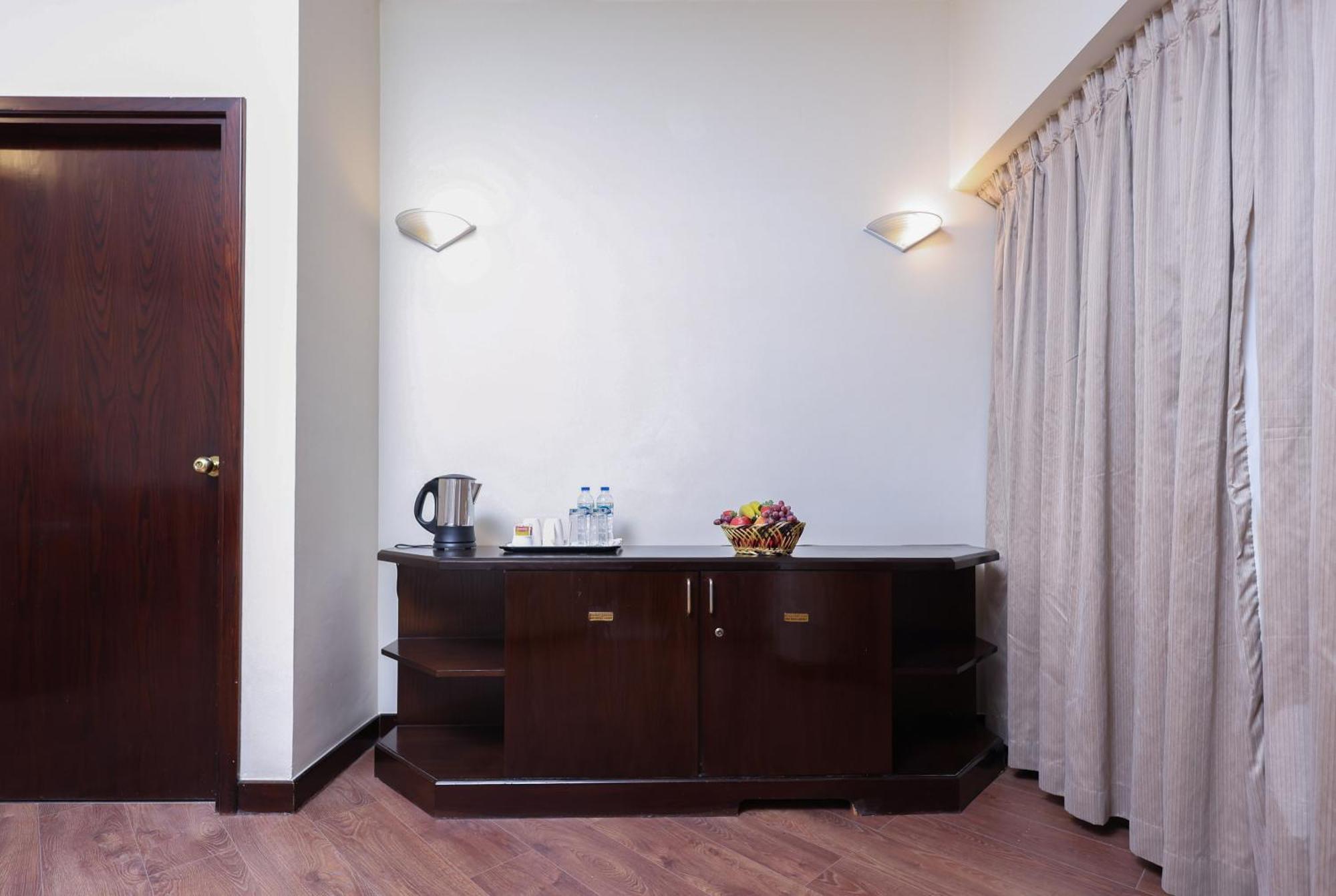 Aavri Hotel Dubai Exterior photo