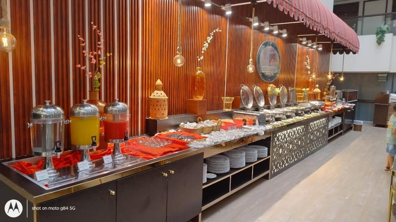 Aavri Hotel Dubai Exterior photo
